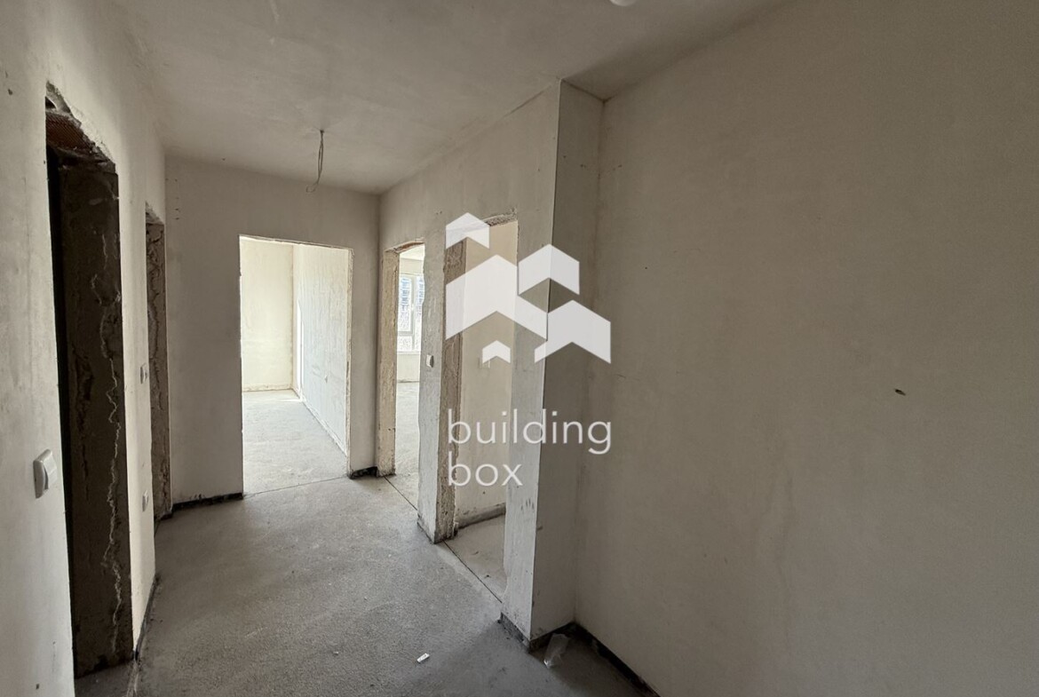 Тристаен апартамент в кв. Остромила пред АКТ16 - 0