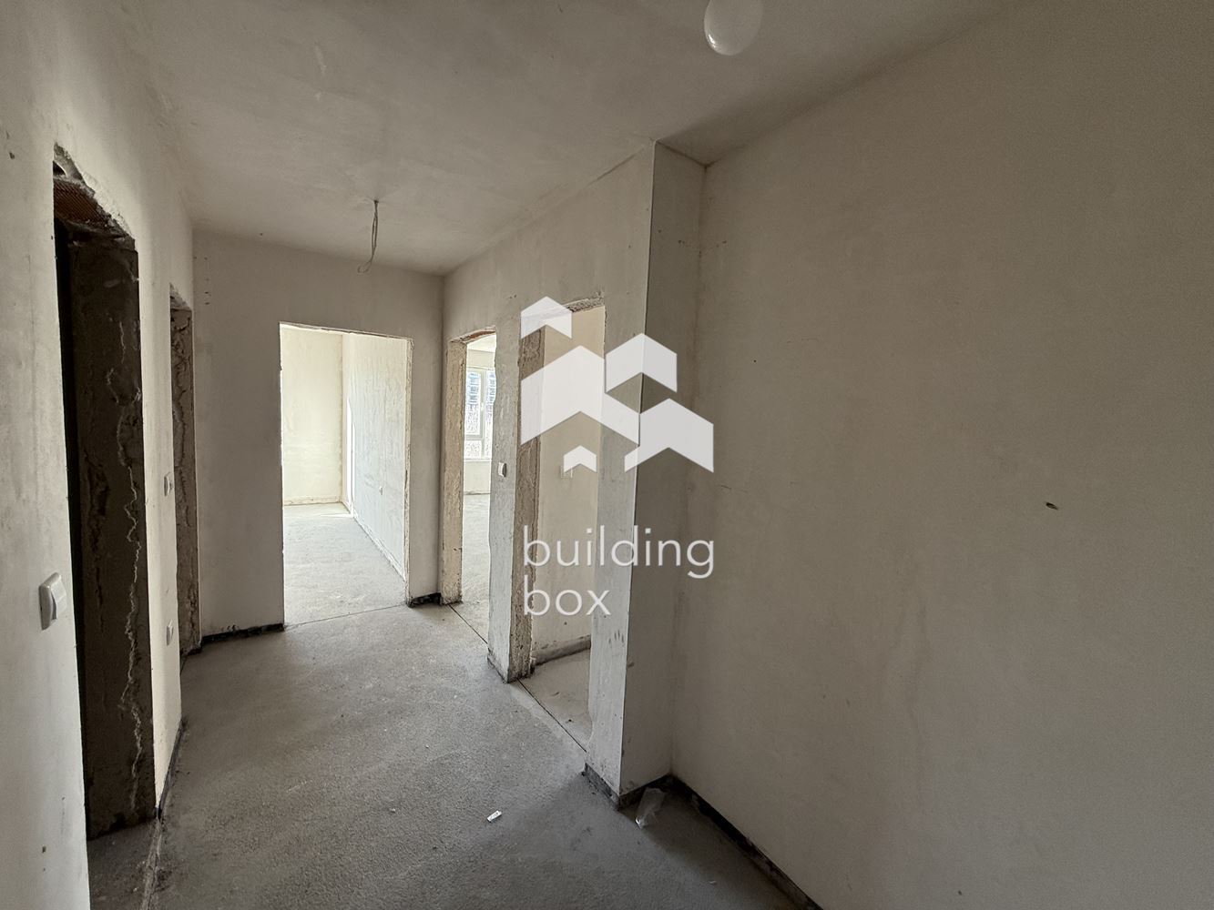 Тристаен апартамент в кв. Остромила пред АКТ16 - 0