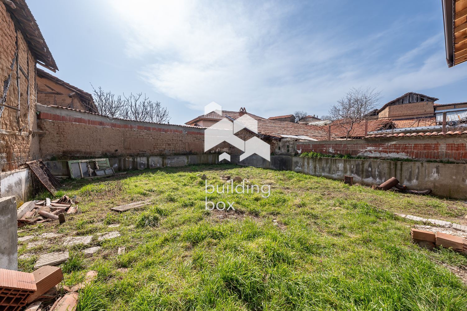 Еднофамилна къща в с. Старосел - 0