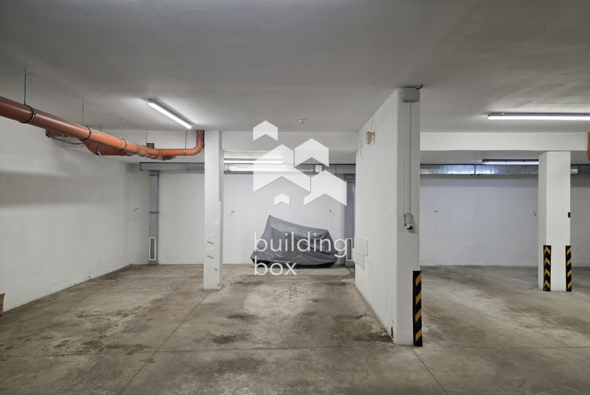 Офис със склад и паркомясто в идеален център – кв. Яворов - 0