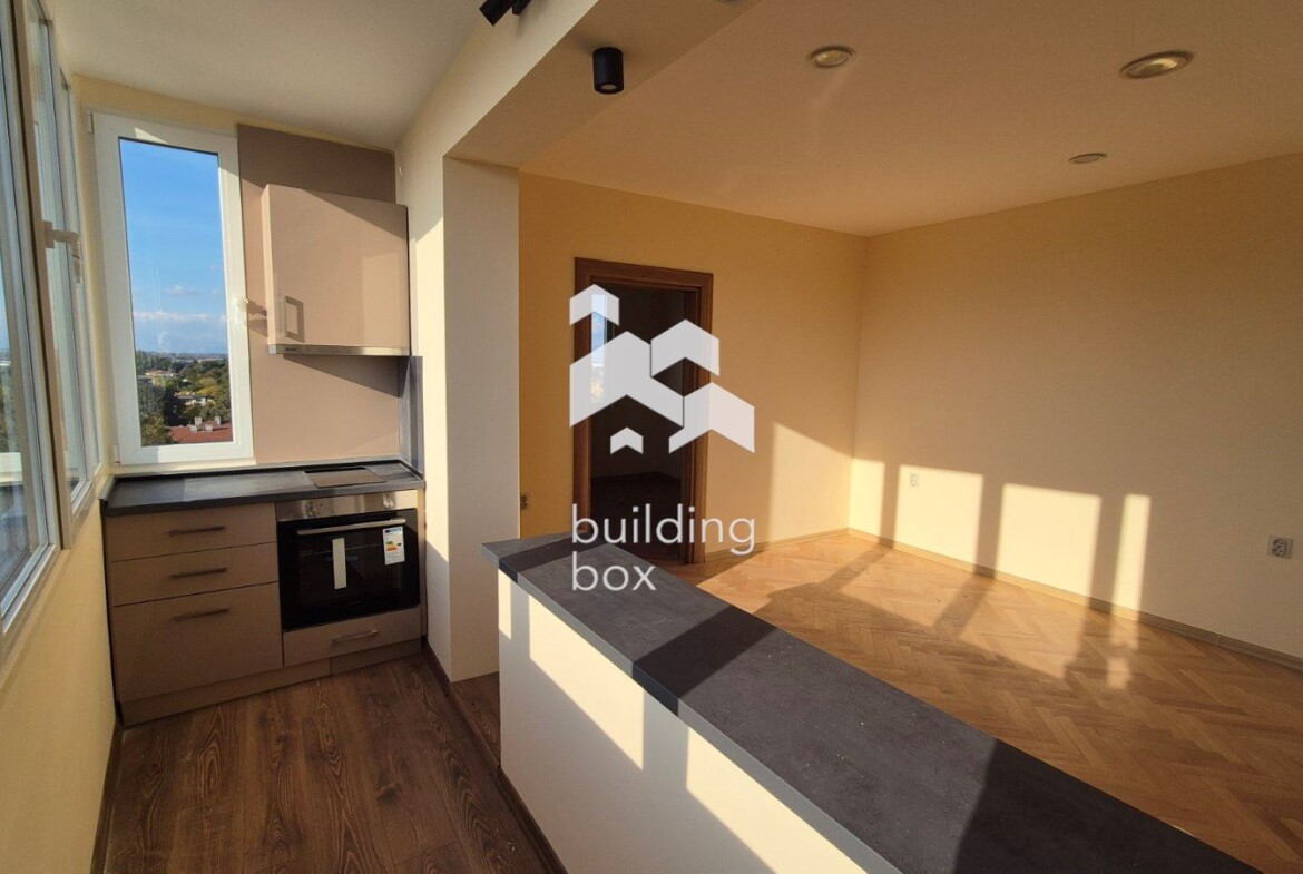 Тристаен апартамент срещу х.Санкт Петербург - 0