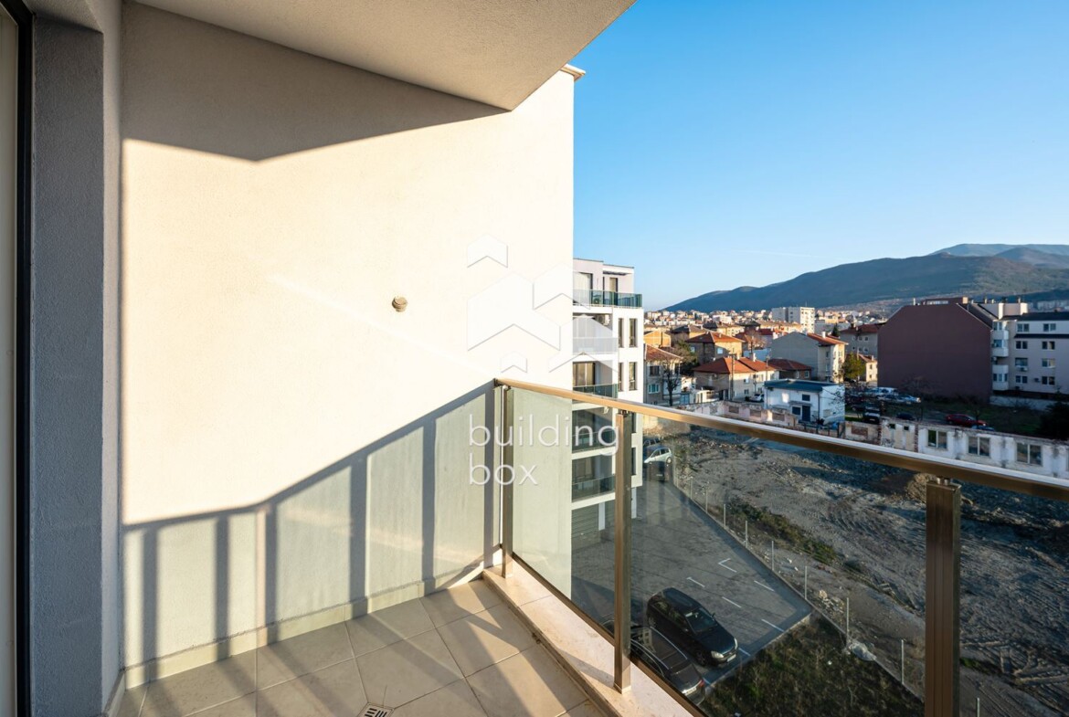 Тристаен апартамент до ключ в Асеновград - 0