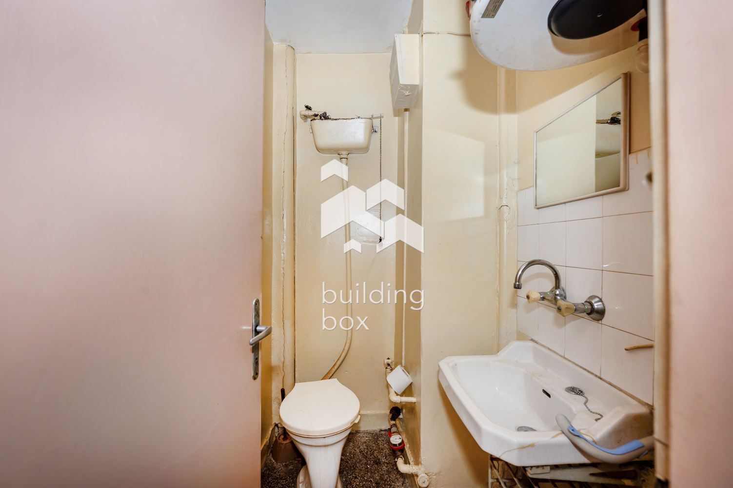 Многостаен апартамент монилит в кв. Южен 98кв.м. - 0