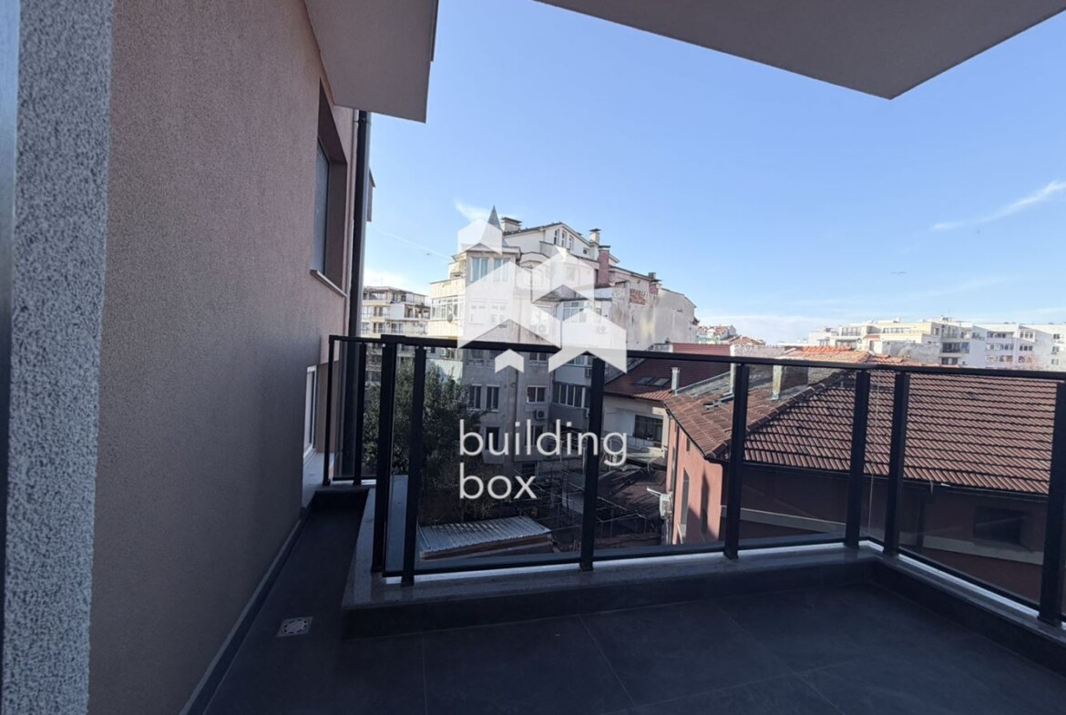 Тристаен обзаведен апартамент под наем - кв. Кършияка - 0