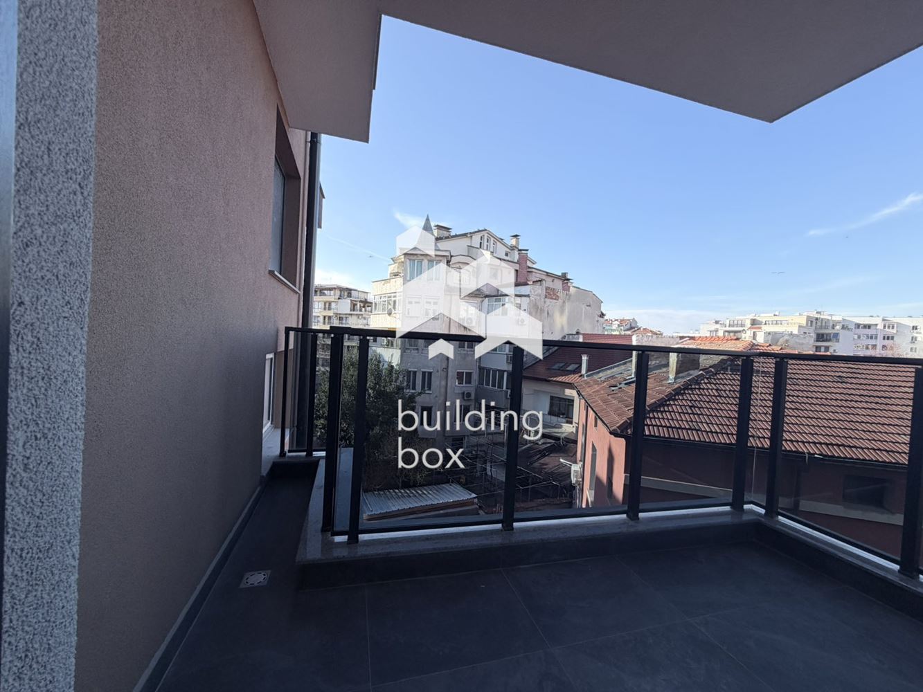 Тристаен обзаведен апартамент под наем - кв. Кършияка - 0