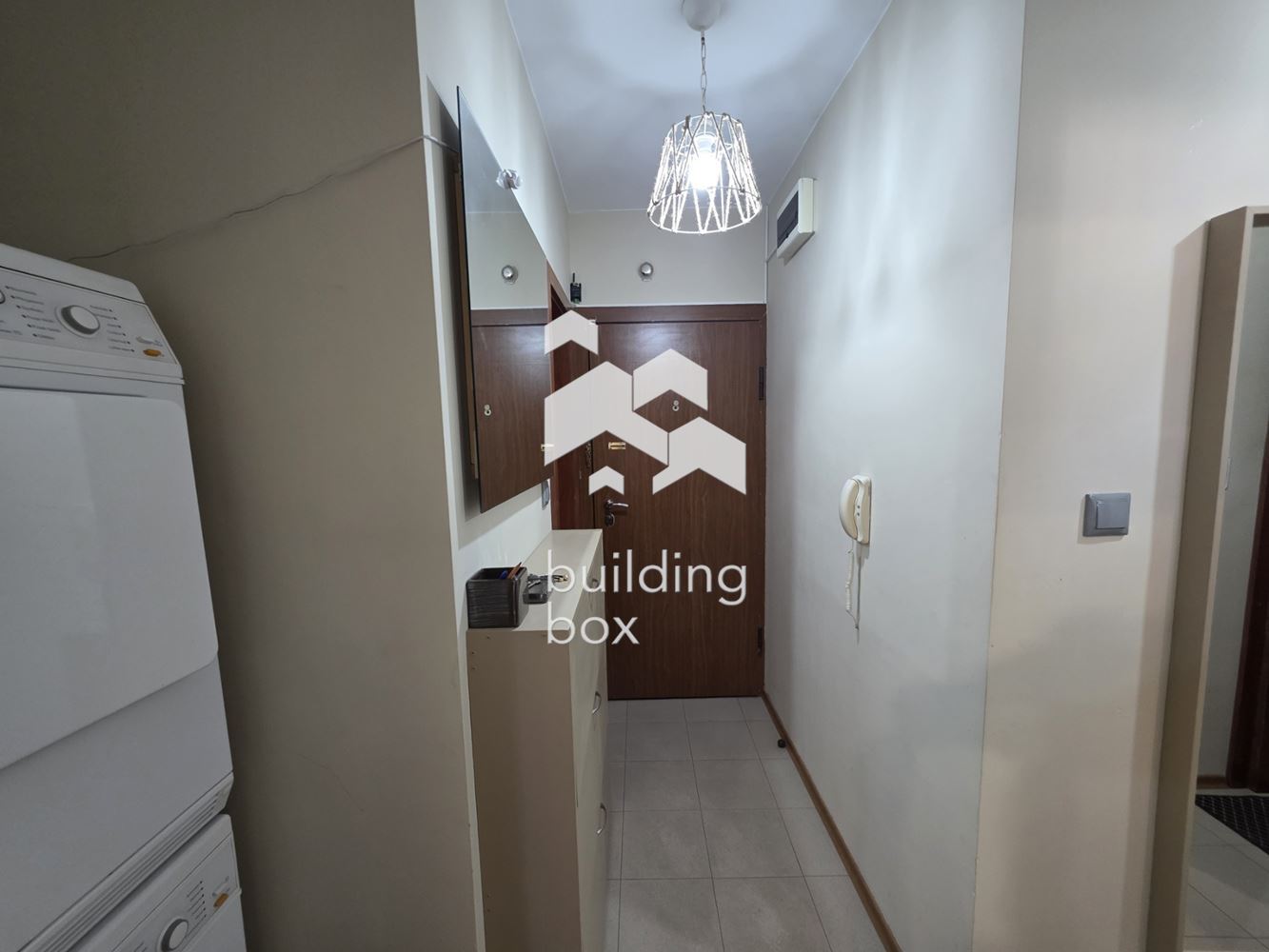 Тристаен апартамент в сърцето на кв. Кършияка до "Холидей Ин" и "БИЛЛА" - 0