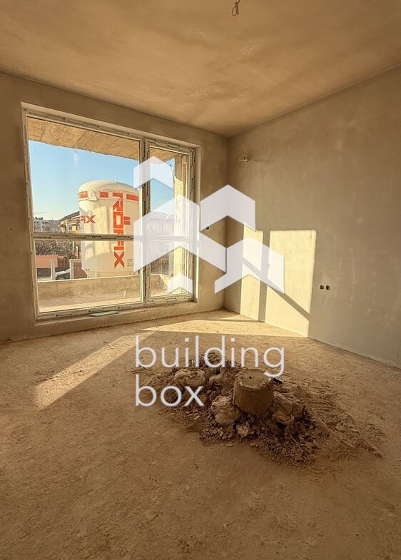 Двустаен апартамент в кв. Остромила до Виа парк - 0