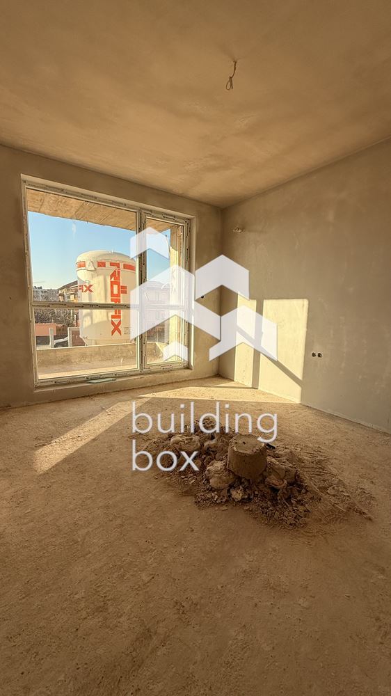 Двустаен апартамент в кв. Остромила до Виа парк - 0