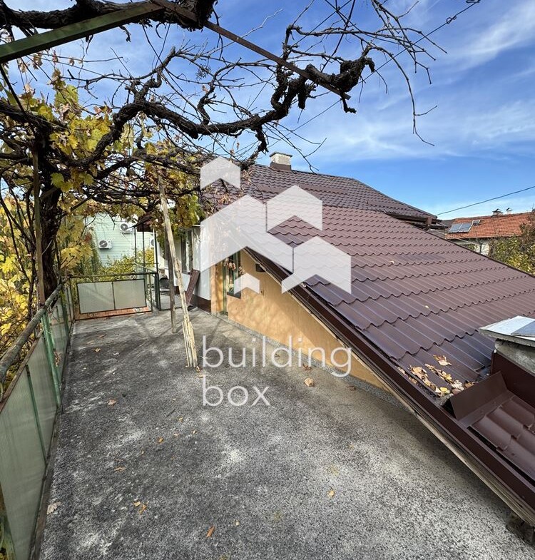 Етаж от къща в Банкя - 0