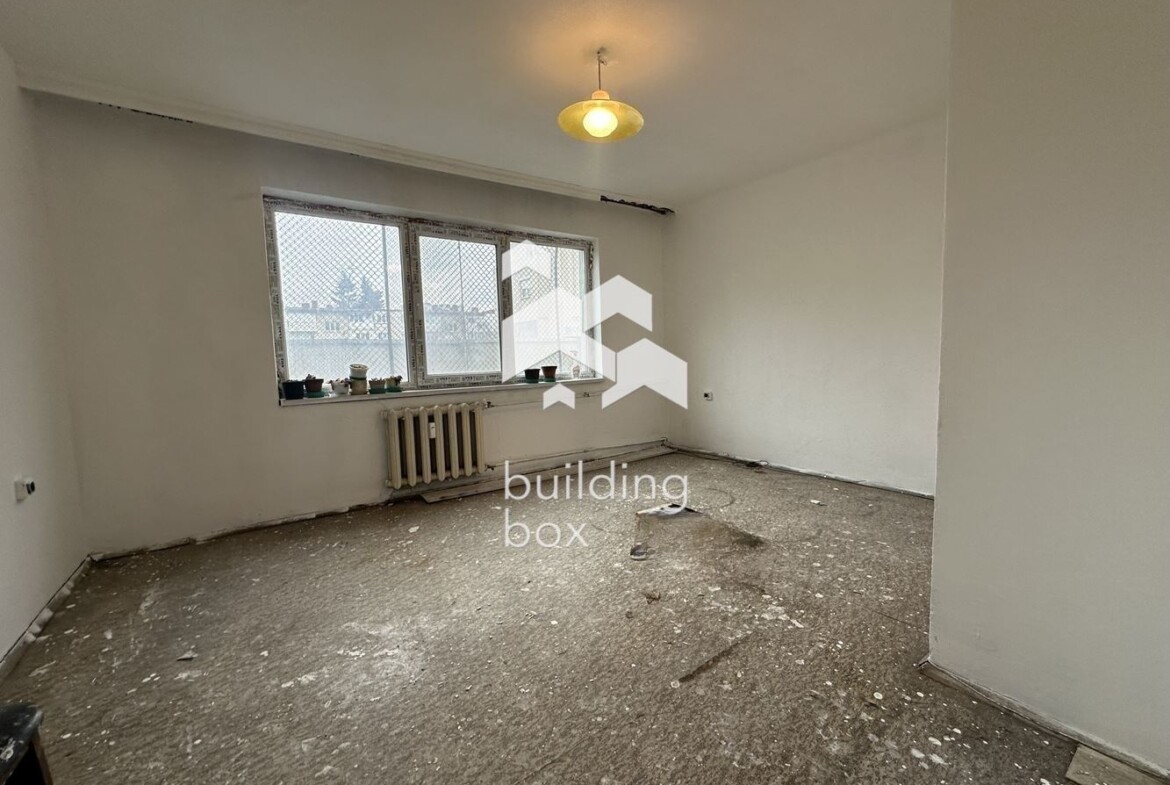 Просторен тристаен апартамент - кв. Гоце Делчев - 0