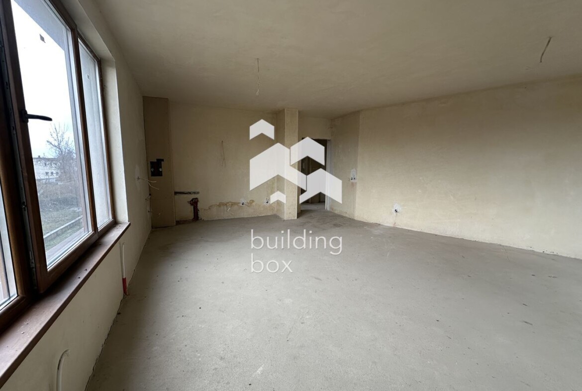 Тристаен апартамент в Люлин 1 - 0