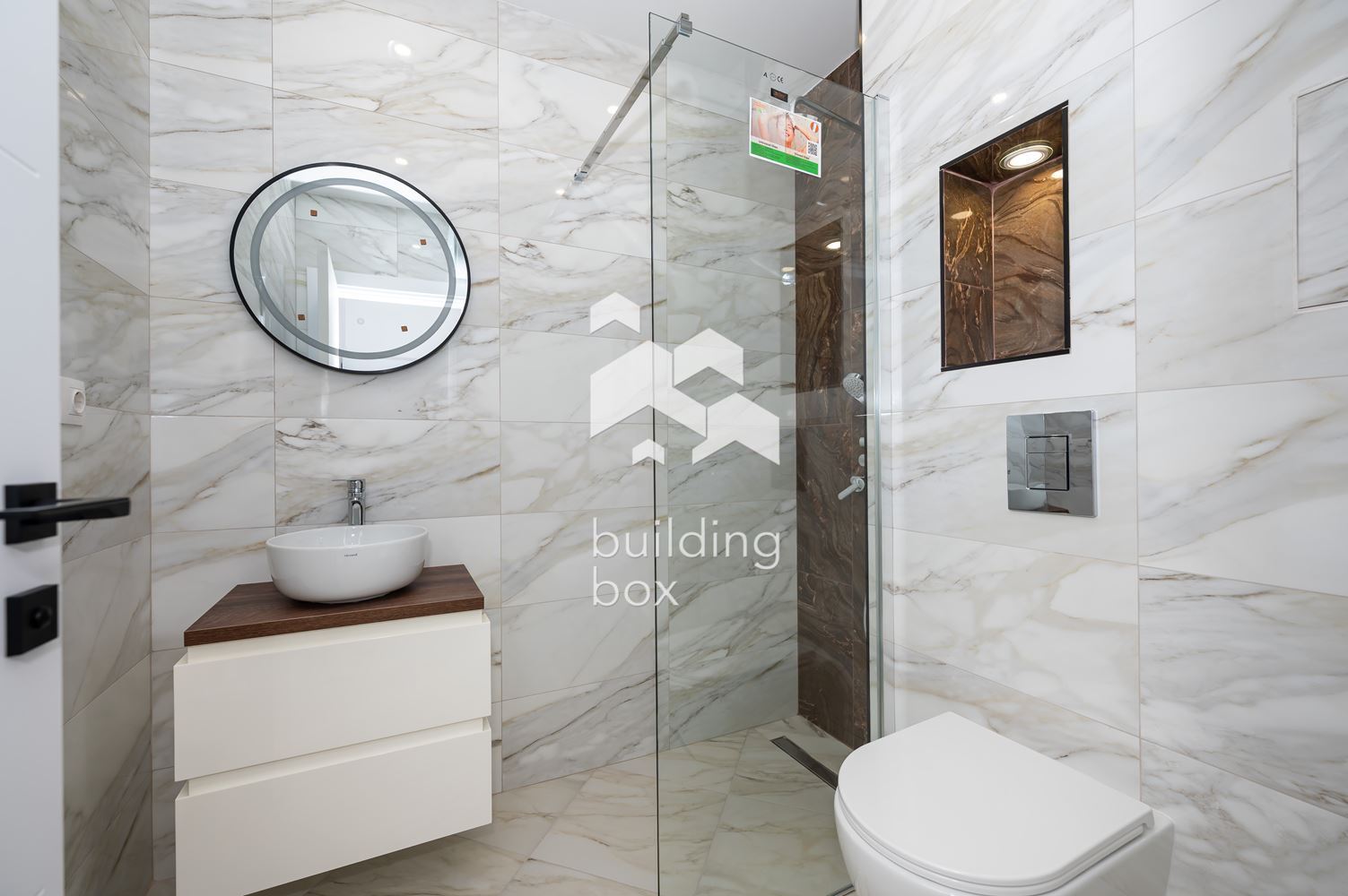 Двустаен апартамент, довършен до ключ - кв. Тракия - 0