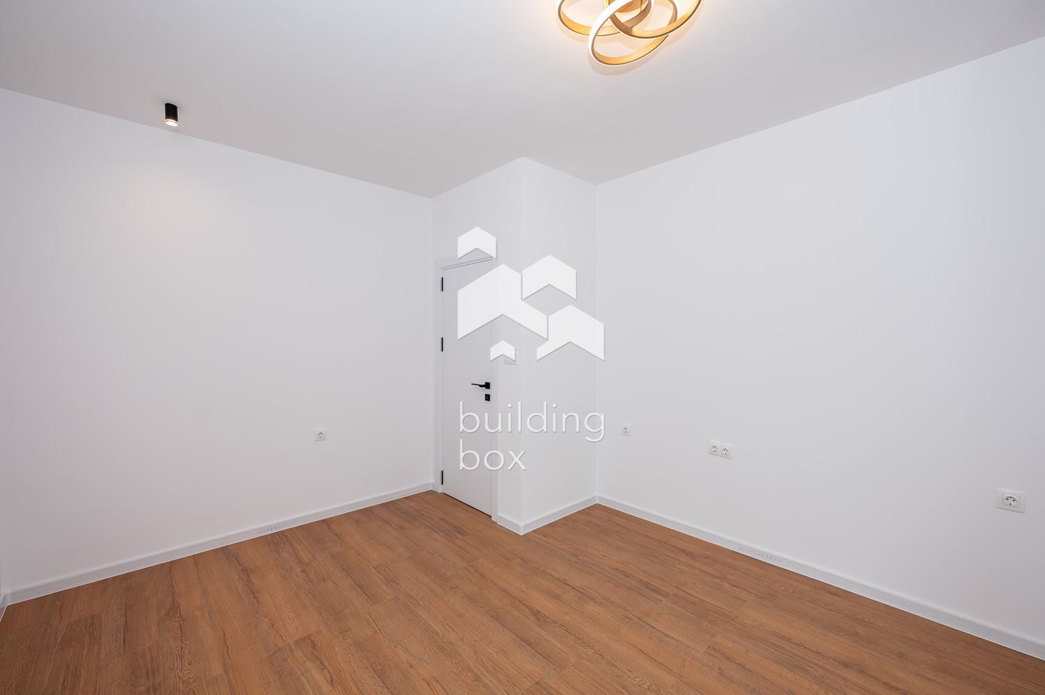 Двустаен апартамент, довършен до ключ - кв. Тракия - 0