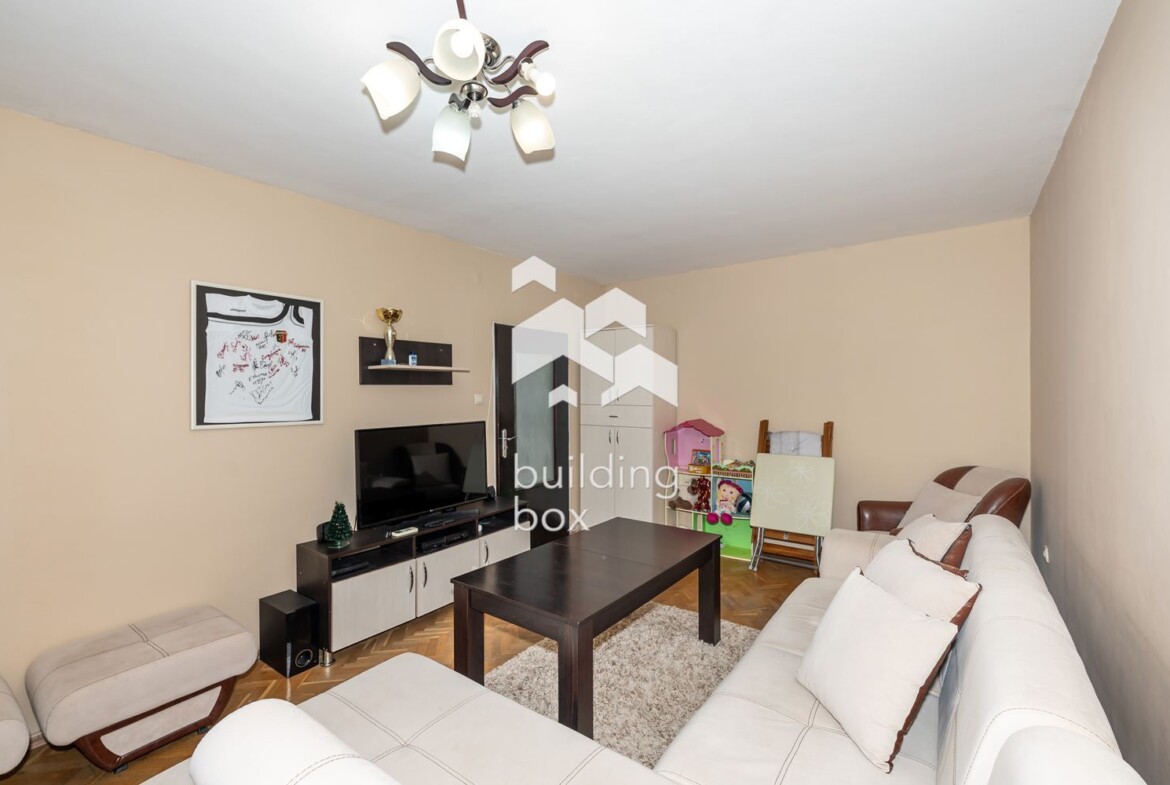 Апартамент с три отделни помещения срещу Съдебната палата - 0