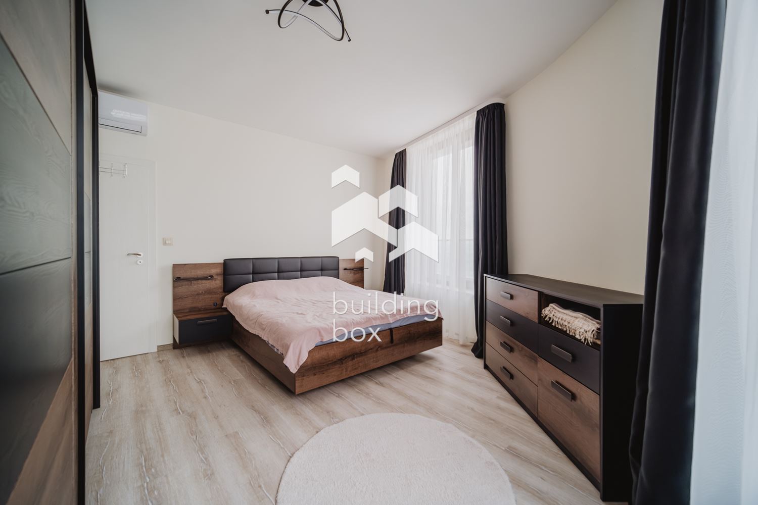 Тристаен обзаведен СИТИ ПАРК ЮГ - 0