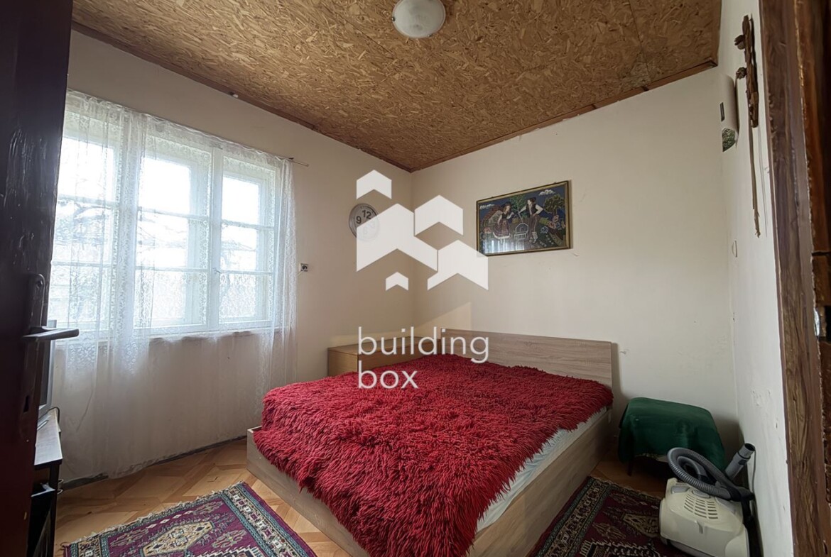 Къща - с. Долни Раковец - 0