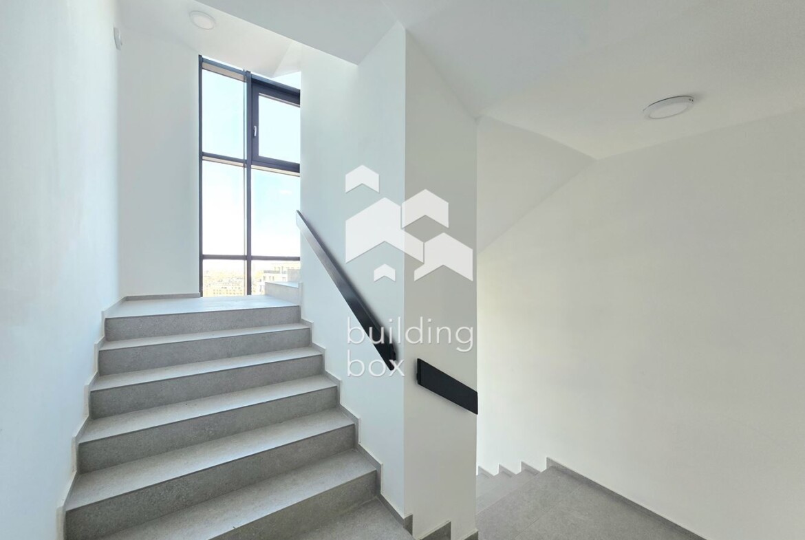 Светъл и просторен апартамент в MONA 3 - 0