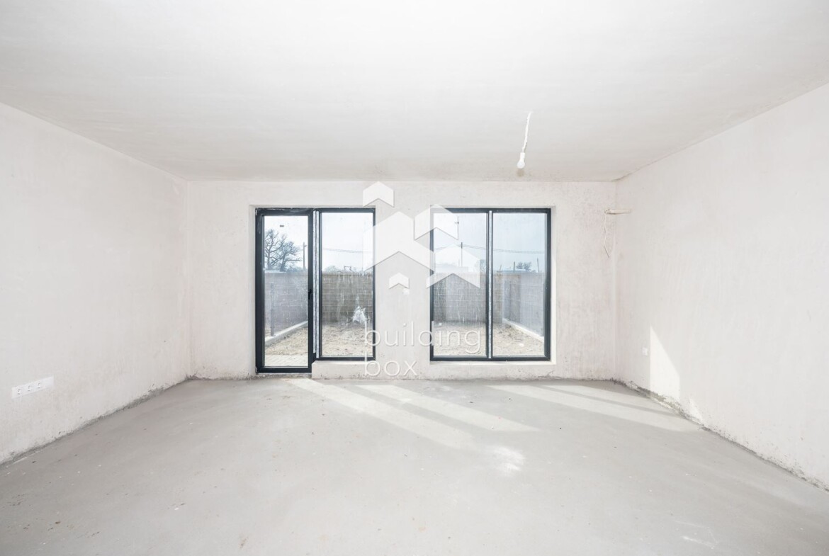 Редова къща с. Маноле - 0