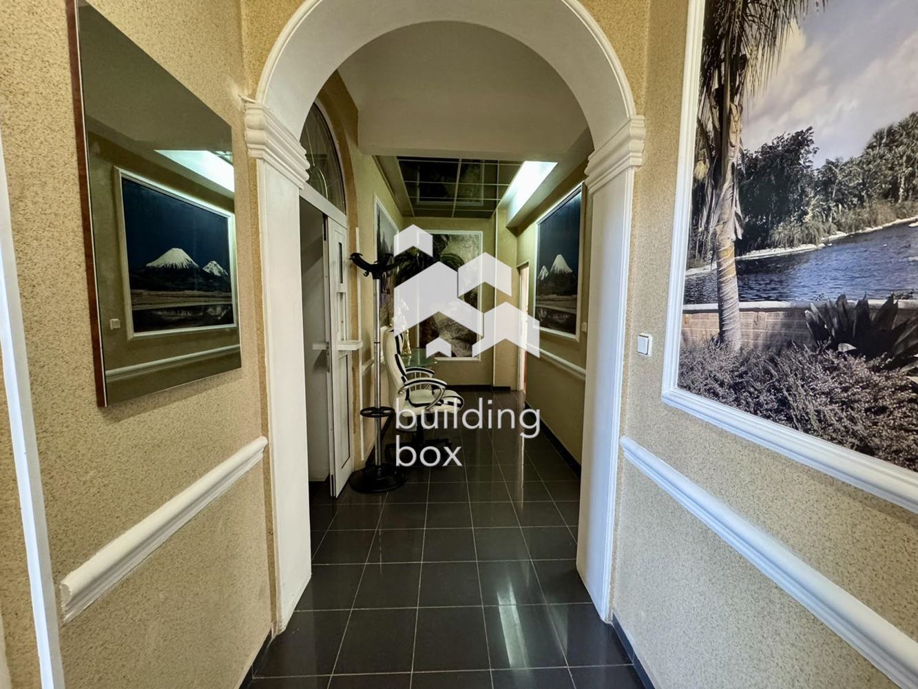 Легла под наем в ТОП център - 0