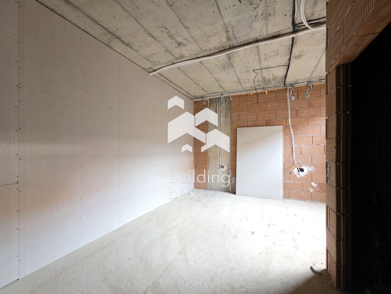 Луксозен мезонет - местност "Камбаните" - 0