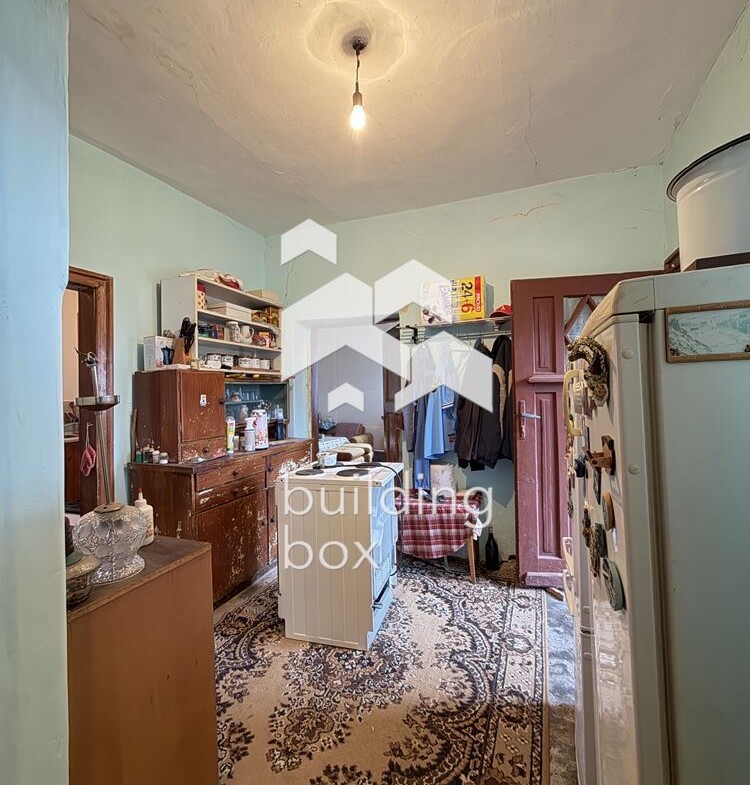 Къща - с. Долни Раковец - 0