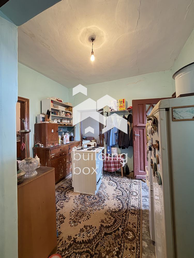 Къща - с. Долни Раковец - 0