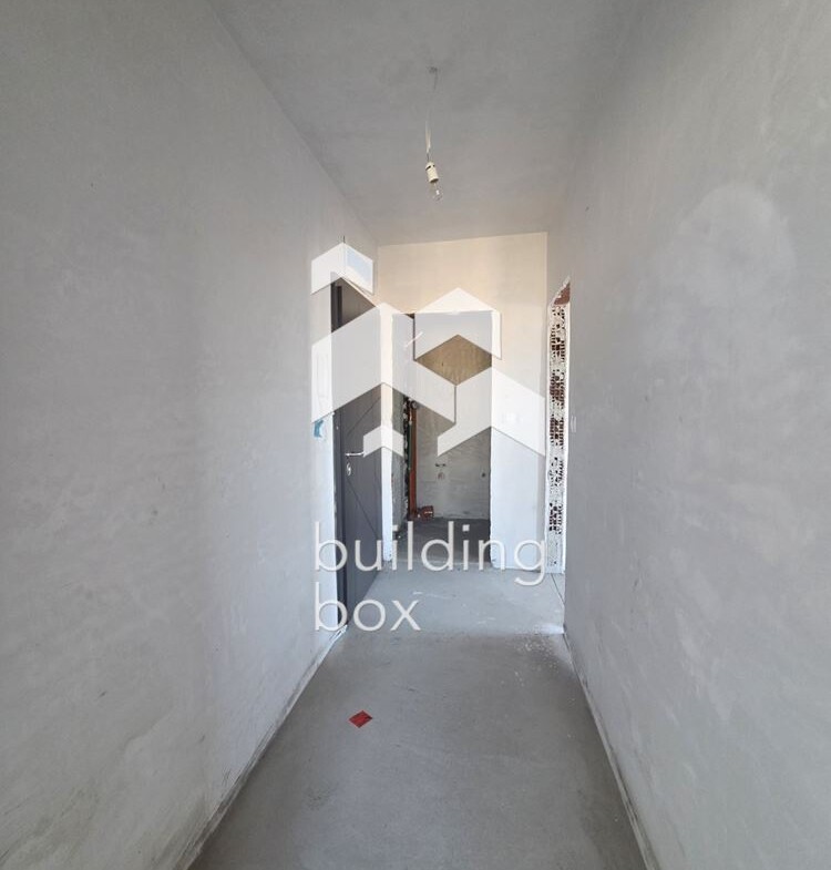 Двустаен апартамент в кв. „Остромила“ - 0