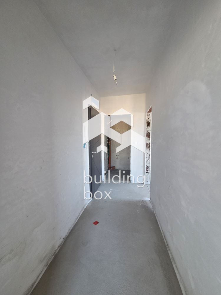 Двустаен апартамент в кв. „Остромила“ - 0