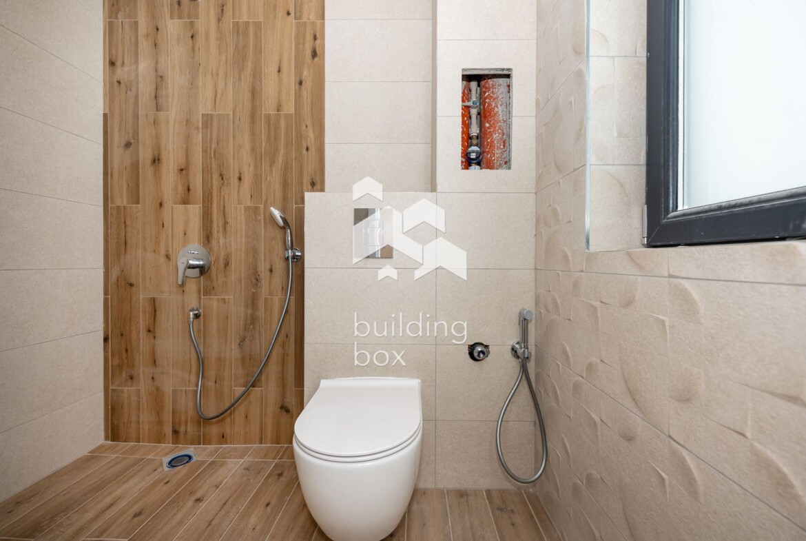 Тристаен апартамент, довършен до ключ - кв. Остромила - 0