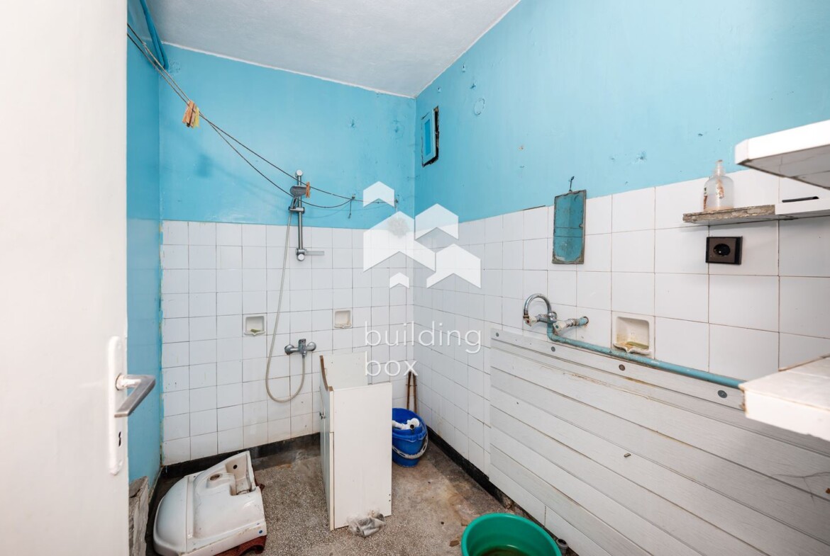 Тристаен апартамент срещу казино Риц - гр. Пловдив - 0