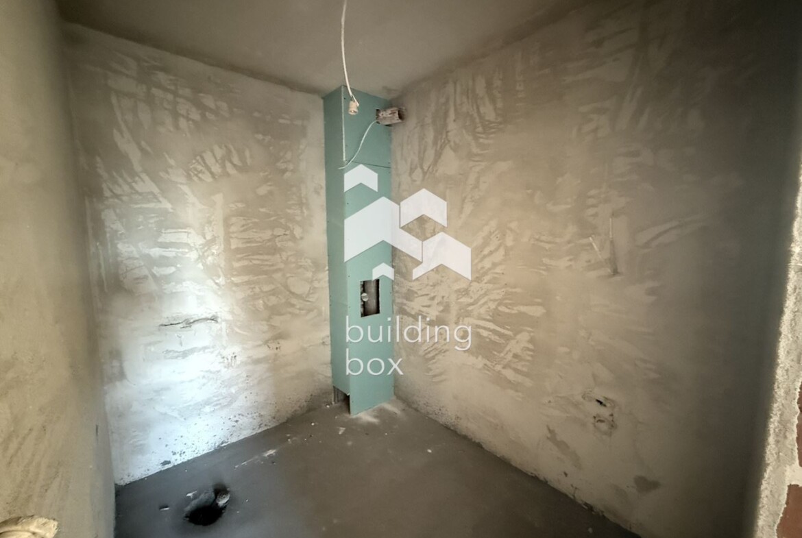 Тристаен апартамент с двор пред АКТ16 - кв. Остромила - 0