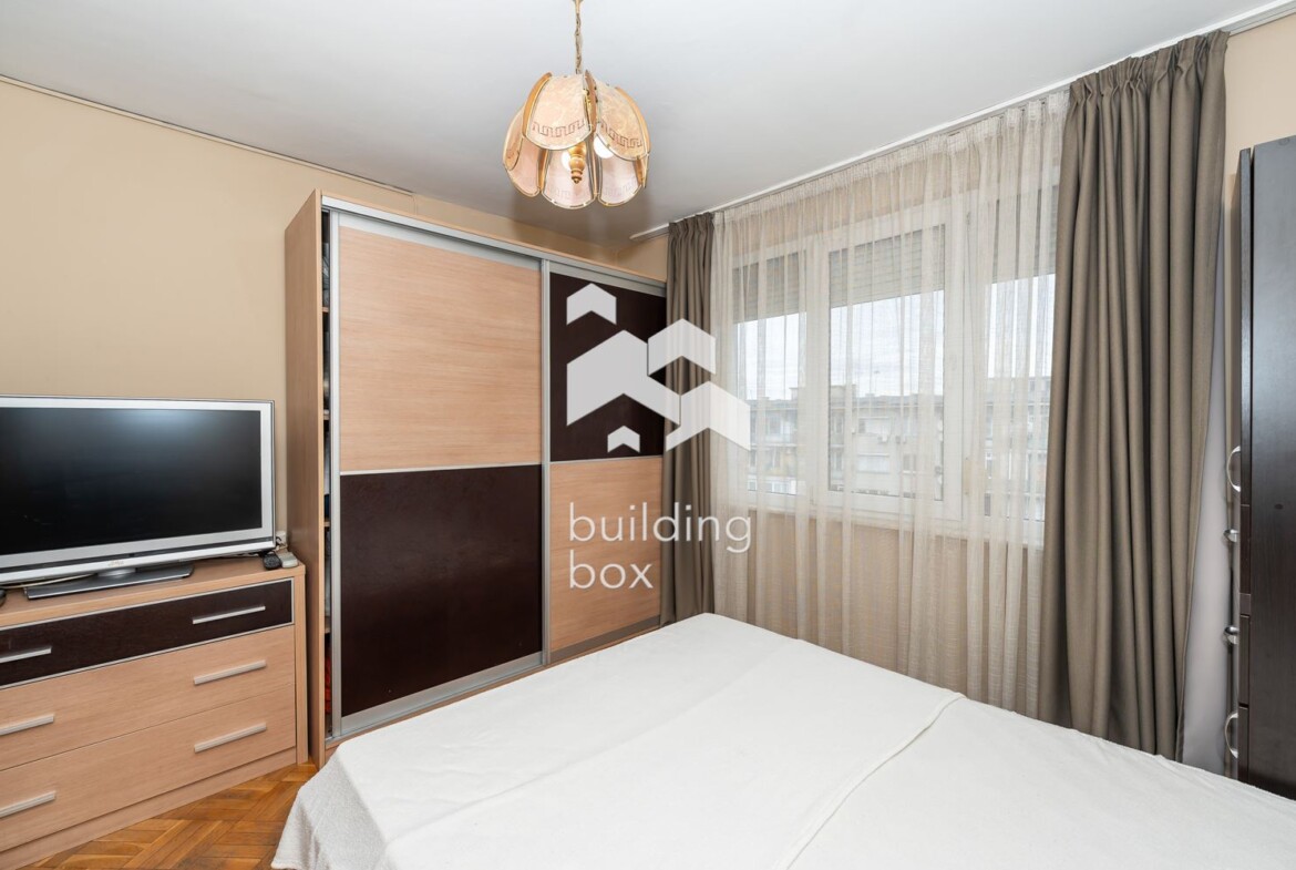 Апартамент с три отделни помещения срещу Съдебната палата - 0