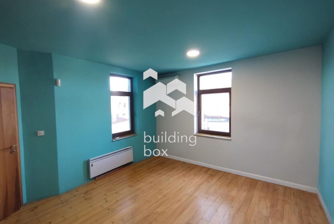 Къща с двор в сърцето на град Пловдив. - 0