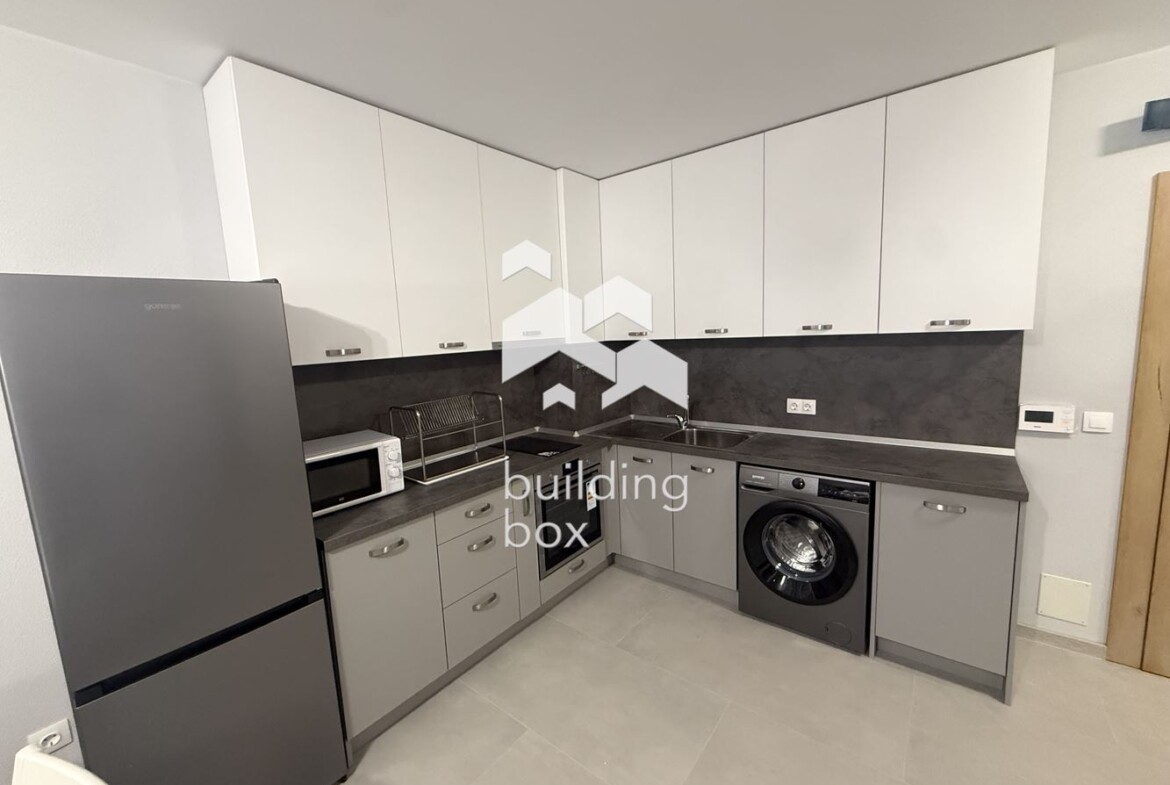 Светъл и просторен двустаен апартамент - 0