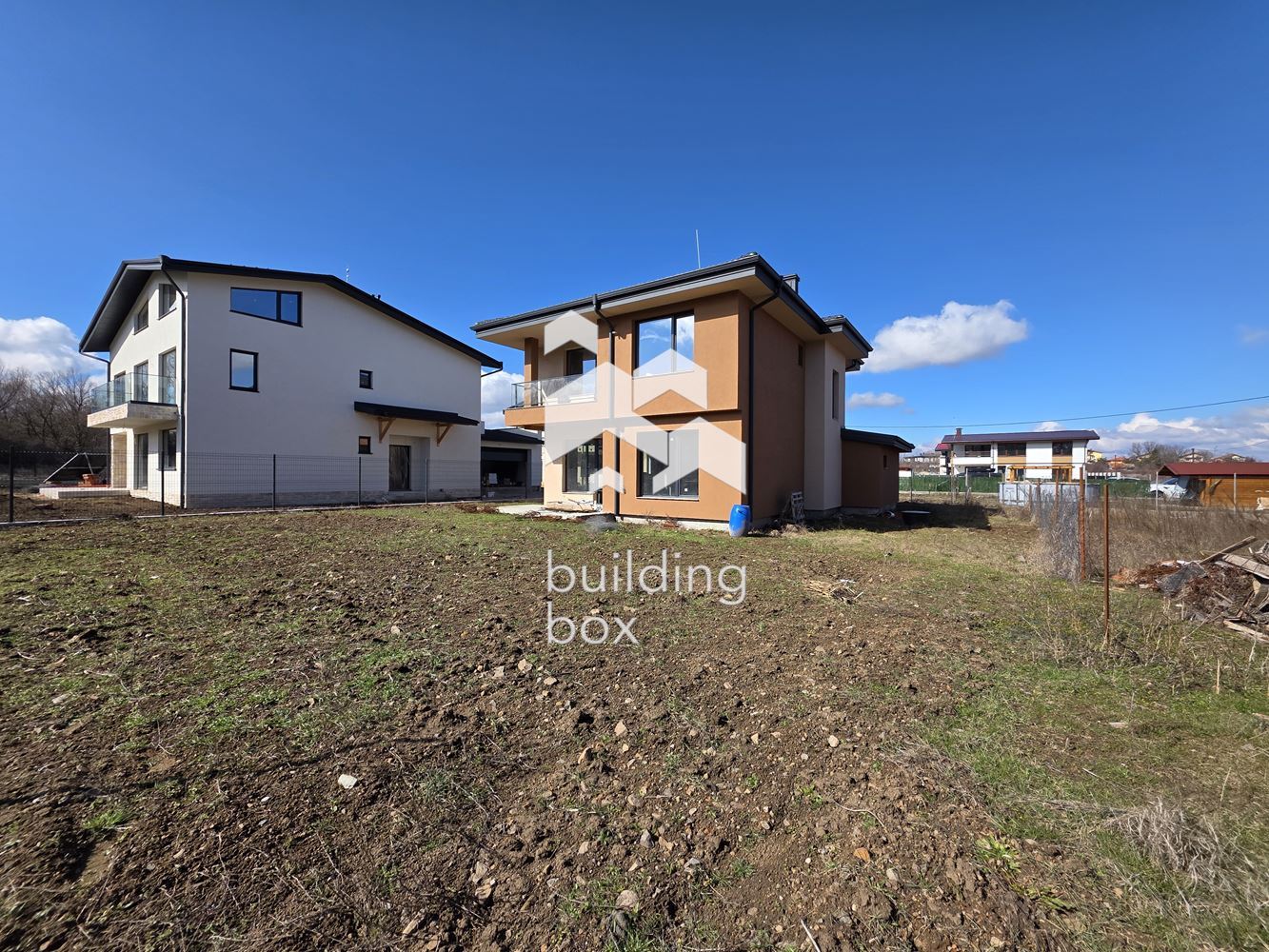 Качество! Простор с двор 600 кв.м.! Еднофамилна къща с Акт 16! - 0