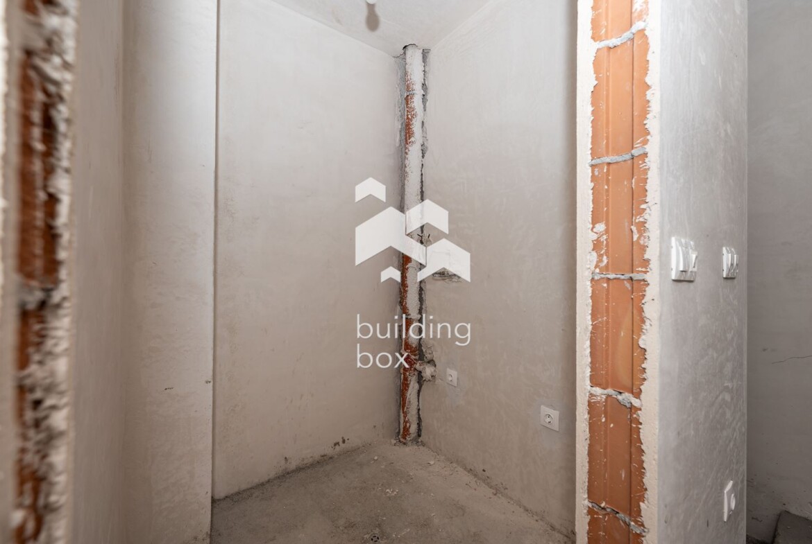 Редова къща с. Маноле - 0