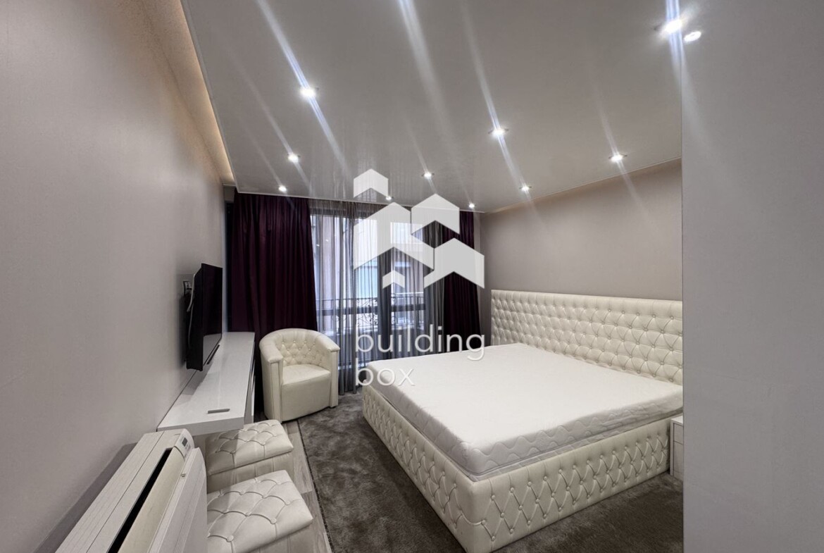 Тристаен луксозно обзаведен апартамент под наем - 0