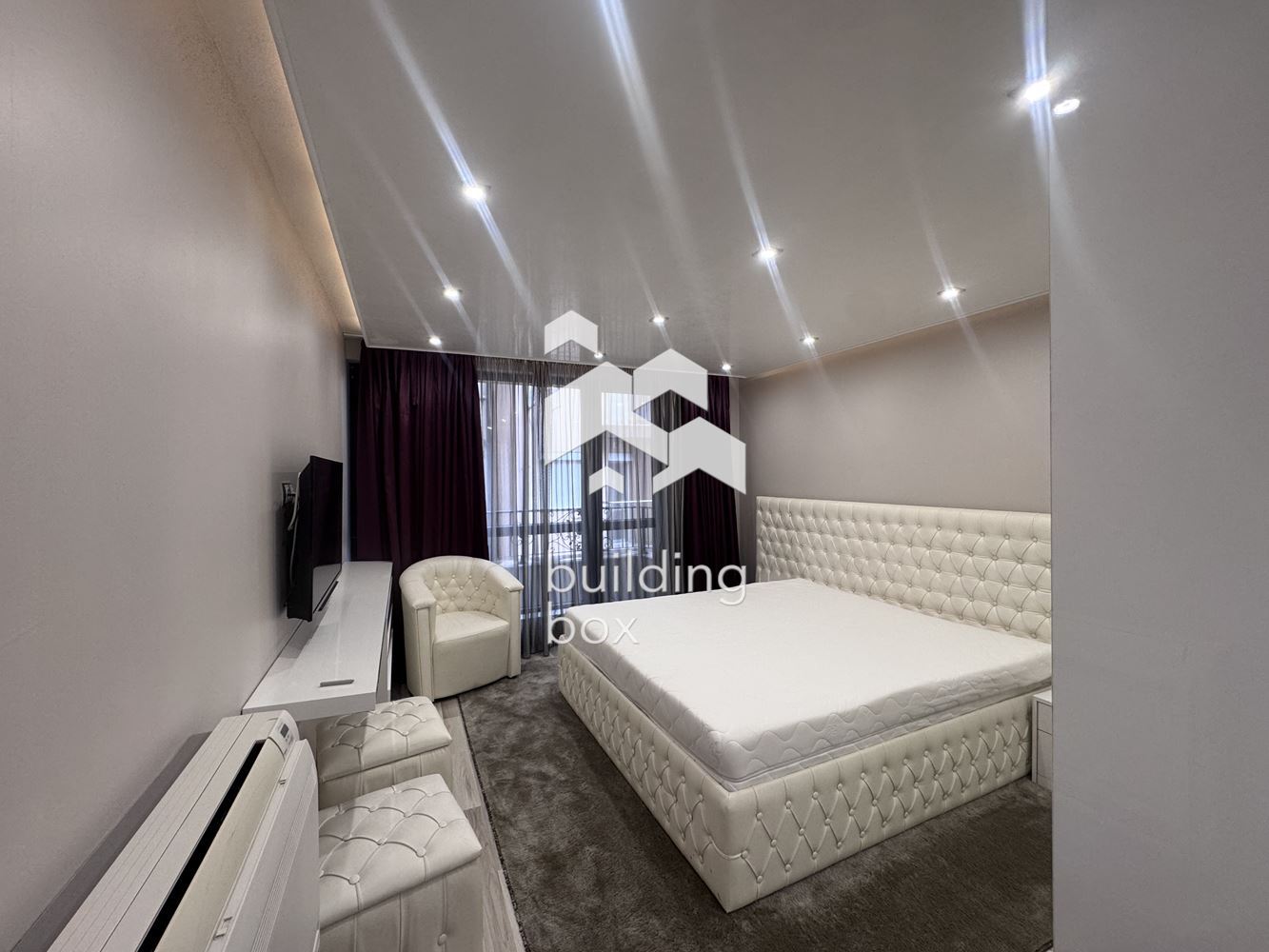 Тристаен луксозно обзаведен апартамент под наем - 0