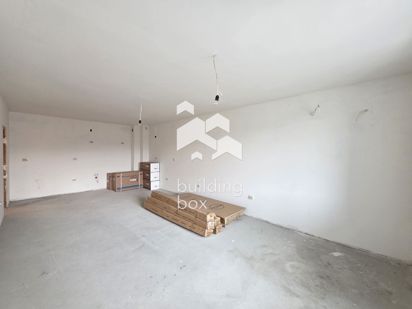 Тристаен апартамент - кв. Оборище - 0