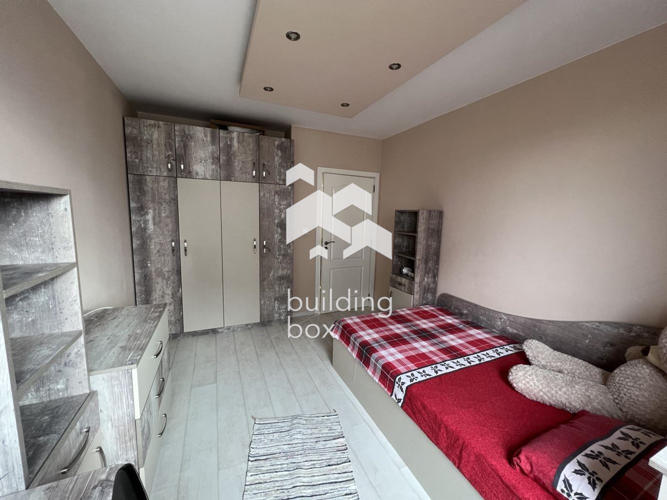 Тристаен апартамент - кв. Прослав - 0