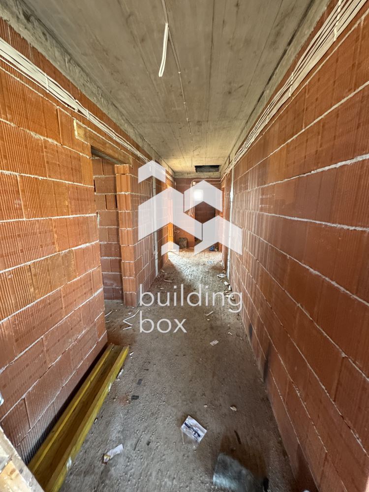 Самостоятелна къща в село Маноле - 0