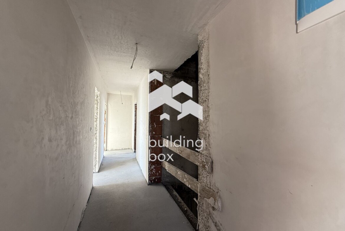 Четиристаен апартамент пред АКТ16 - кв. Остромила - 0