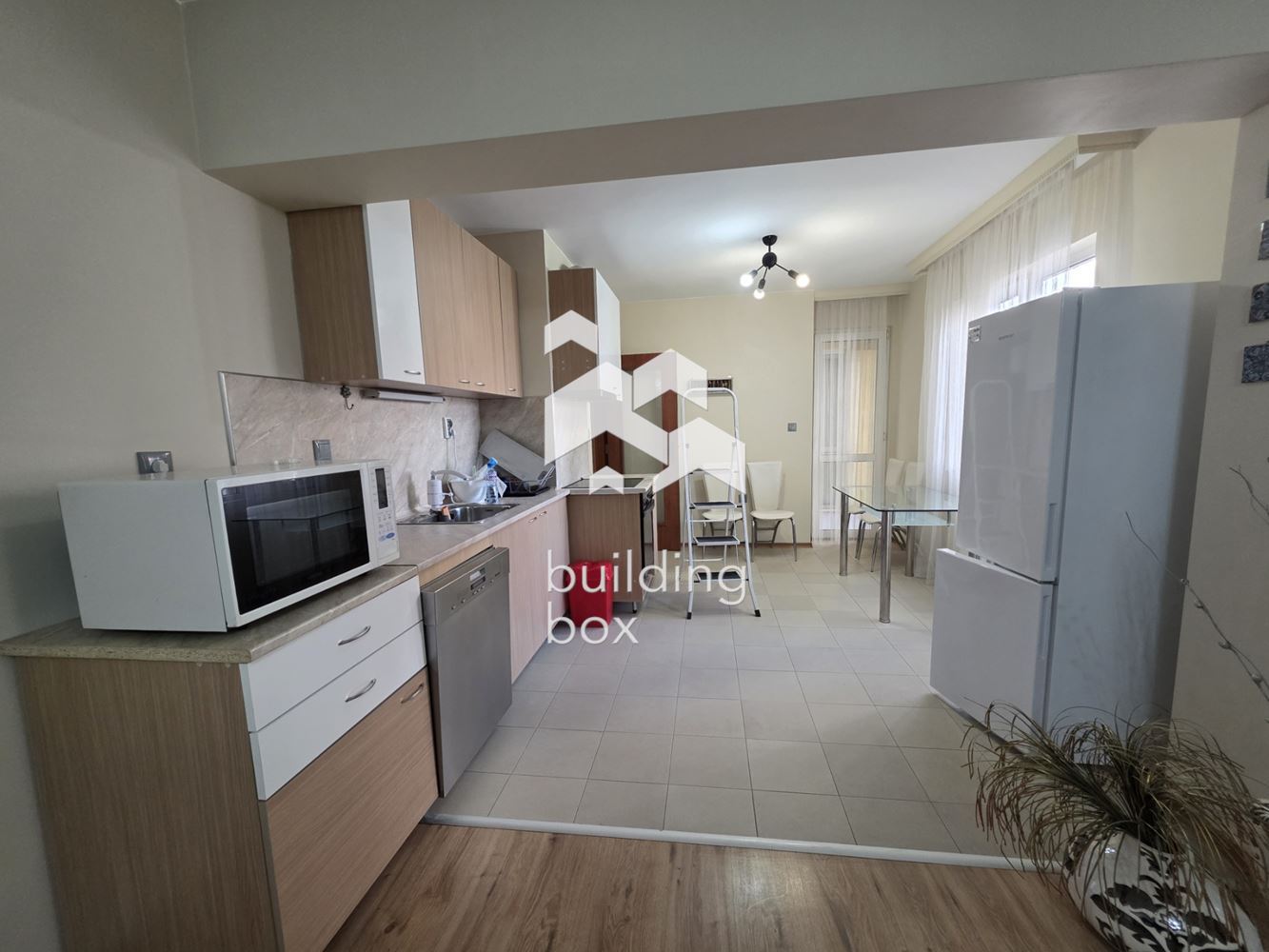 Тристаен апартамент в сърцето на кв. Кършияка до "Холидей Ин" и "БИЛЛА" - 0