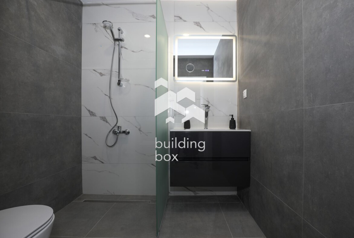 Обзаведена къща в Бистрица - 0