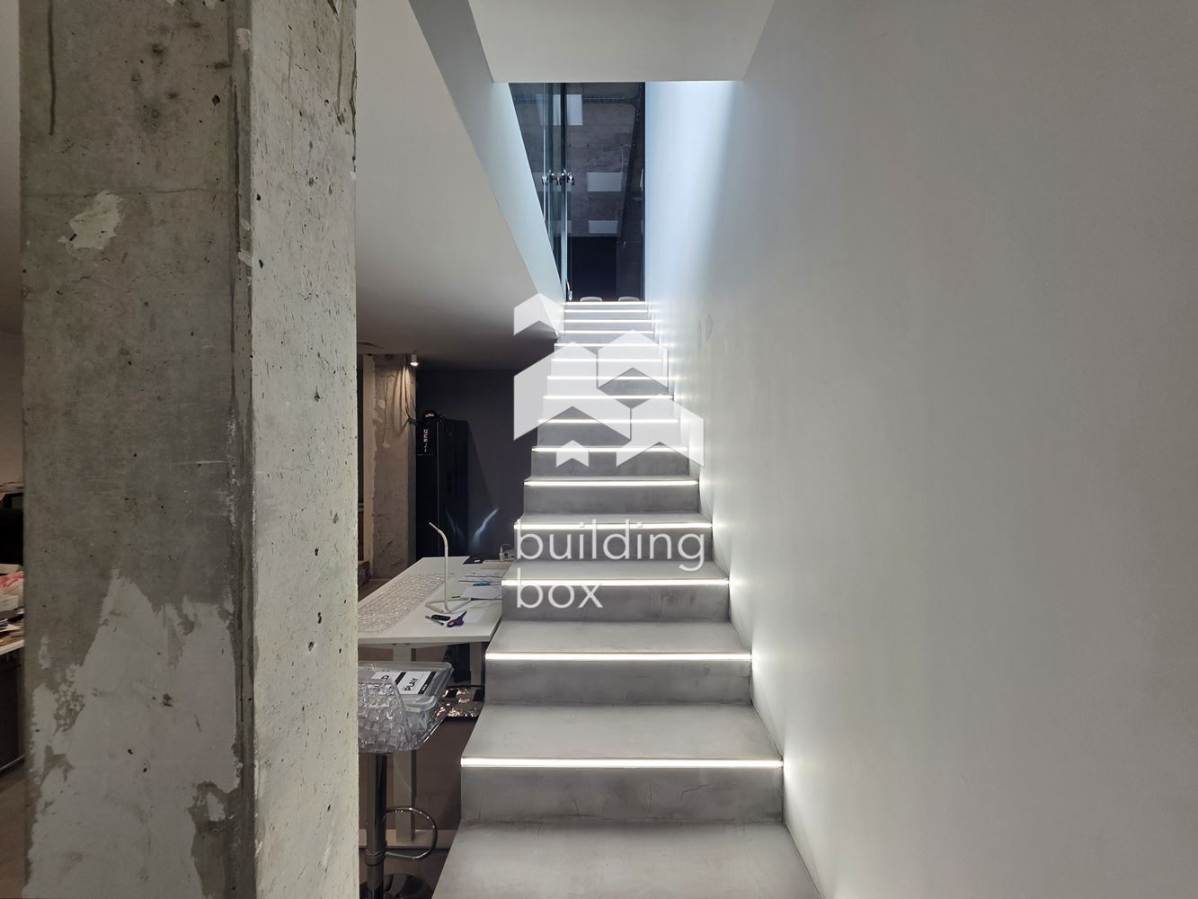 Офис със склад и паркомясто в идеален център – кв. Яворов - 0