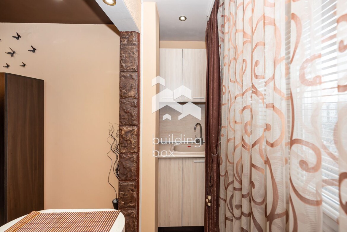 Двустаен преустроен в тристаен - 0