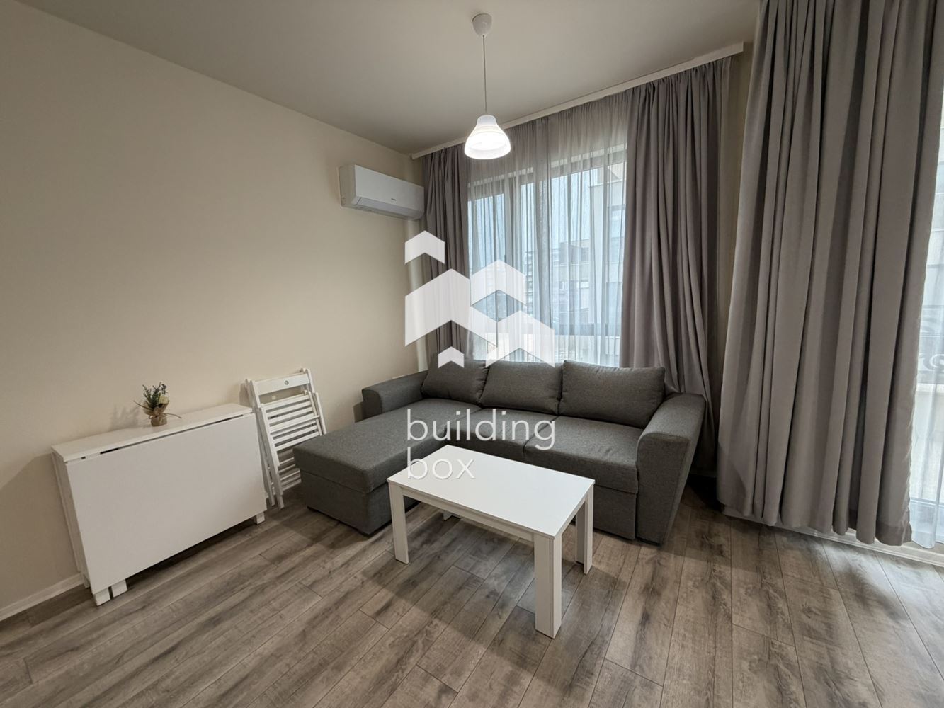 Двустаен апартамент под наем - кв. Смирненски к-с Алгара - 0