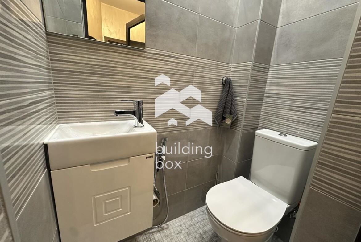 Тристаен апартамент на метри от храм паметника Ал. Невски - 0