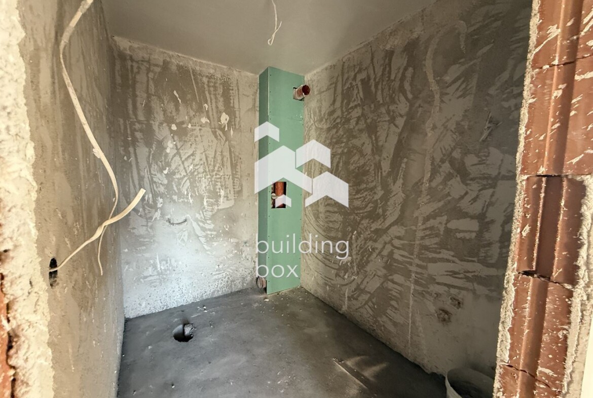 Тристаен апартамент пред АКТ16 - кв. Остромила - 0