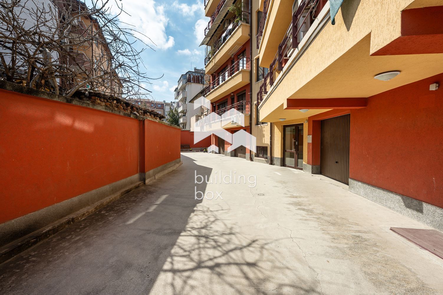 Двустаен обзаведен апартамент до Сточна гара - 0